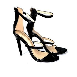VENUS Shoes - new. venus strappy VENUS Shoes - new. venus strappy